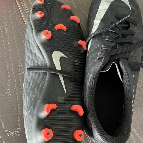 Boys Nike soccer cleats in good used condition. Black color with white swoosh. - Picture 2 of 3